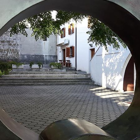 Apartment Nemarnik Roč المظهر الخارجي الصورة